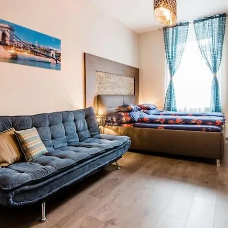 Blue And Silver Park Appartement